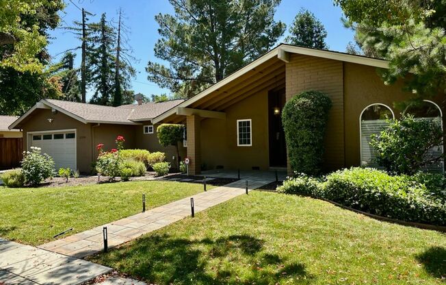 Recently Remodeled Home- Gourmet Kitchen- Near Downtown Campbell - 1 Primary Suite and 1 Junior Suite