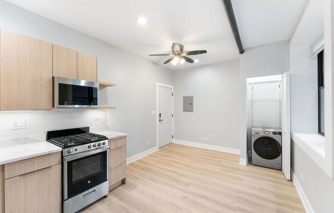 Studio, 1 bath, 212 sqft, $1,295, Unit 009