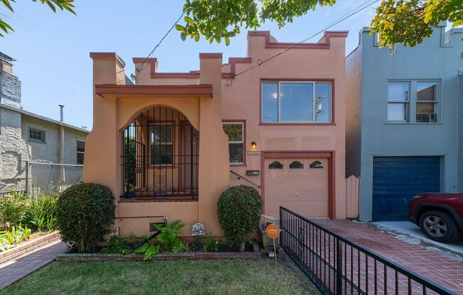 Spacious Two Story Albany Home Two Blocks to Solano Ave