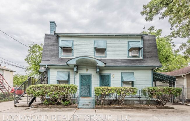 818 OGDEN