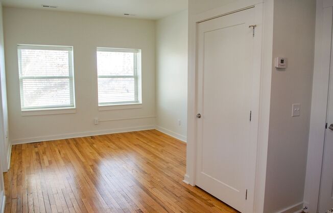 1 bed, 1 bath, 562 sqft, $910, Unit 907-401