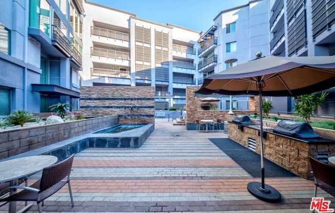 1 bed, 1 bath, 700 sqft, $2,950, Unit 604