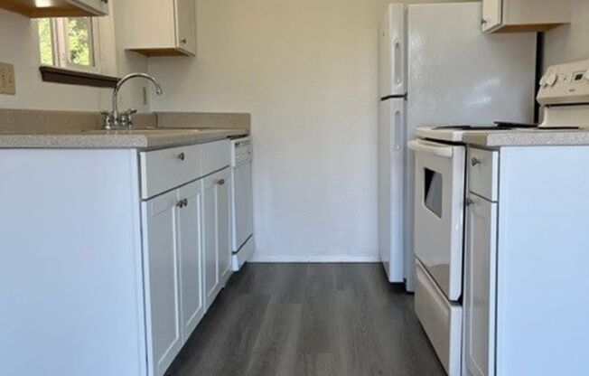 Twin Firs - 1bed/1bath - Lynnwood - Renovated with DW
