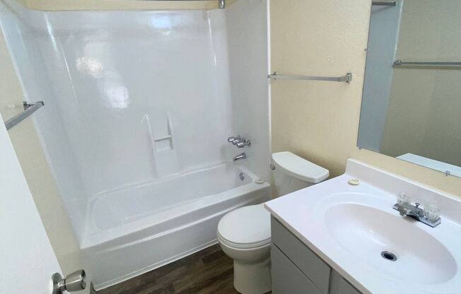 Studio, 1 bath, 445 sqft, $804, Unit 155