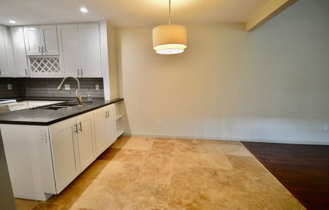 2 beds, 2 baths, $2,575, Unit Unit D42