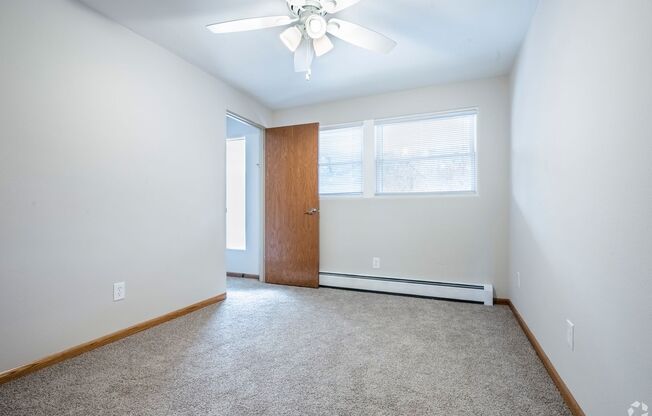 2 beds, 1 bath, 875 sqft, $1,595, Unit 64B