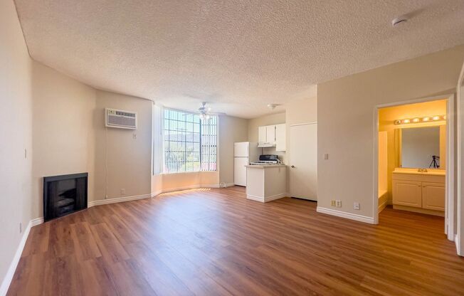 10256 McClemont Ave