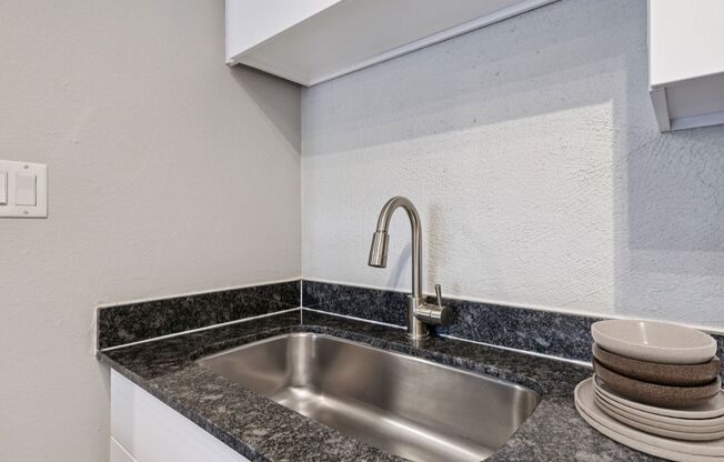 2 beds, 1 bath, 838 sqft, $1,299, Unit 311