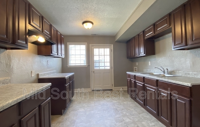 1372 COOPER SAINT CASTALIA HTS