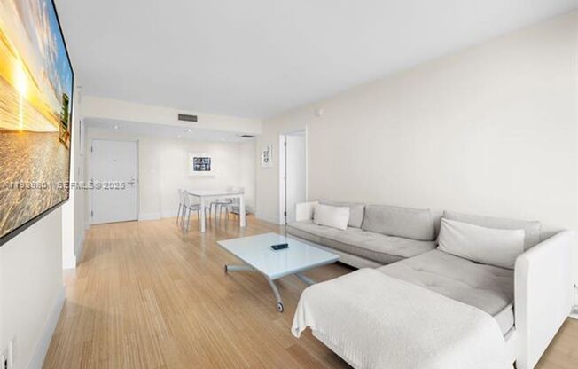 2 beds, 2 baths, 993 sqft, $7,500, Unit 6801 Collins Ave appt 1409