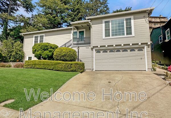1228 SANDELIN DR