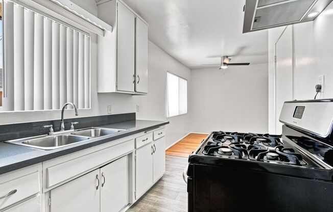 1 bed, 1 bath, 700 sqft, $1,900, Unit 312-E