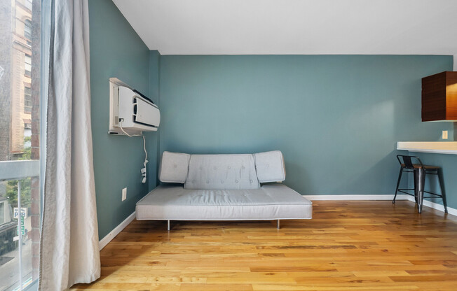 Studio, 1 bath, 430 sqft, $4,000, Unit 2T