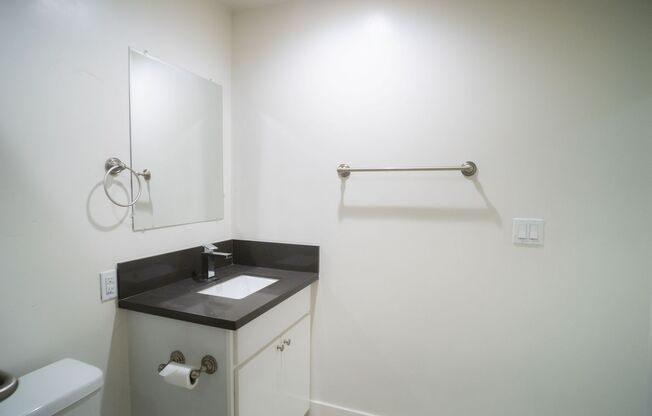 2 beds, 1 bath, 650 sqft, $2,400, Unit 315