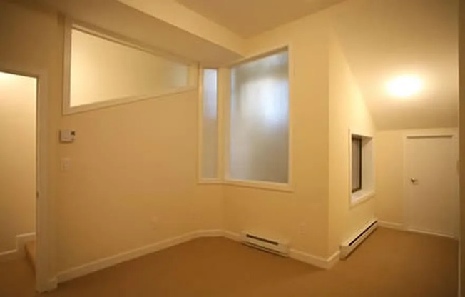 32 CLAREMONT PARK