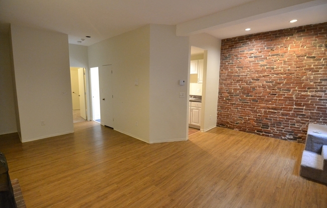 1 bed, 1 bath, 718 sqft, $2,900, Unit 23-2