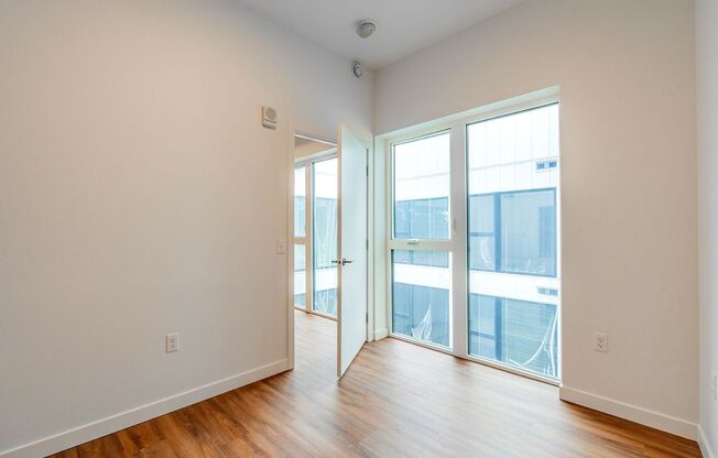 1 bed, 1 bath, 357 sqft, $1,550, Unit 712