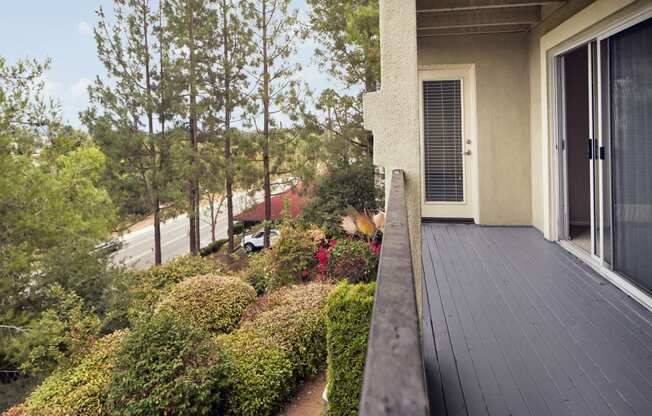 Escondido Apartments - Alta Vista - Balcony Overlooking Greenery and Nature