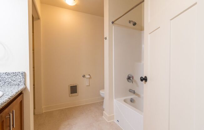 2424 N Vancouver