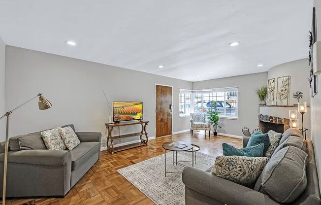 2125 Santa Clara Ave