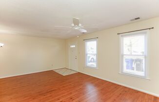 2 beds, 1 bath, $1,595