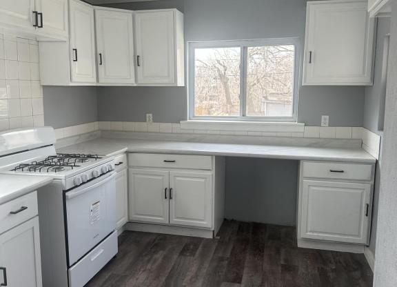 3270 E 118 ST