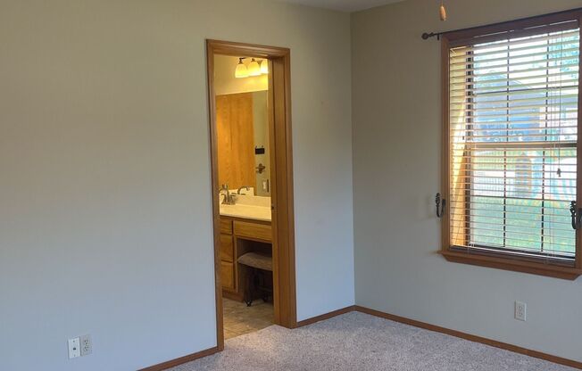 2 beds, 2 baths, $1,550