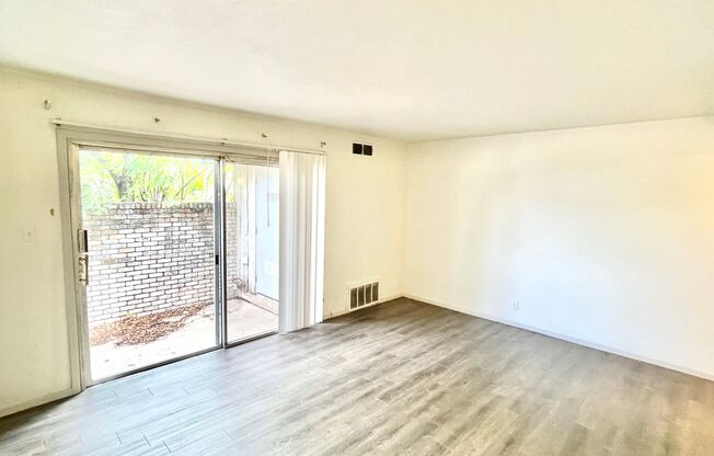 Two-story 1/1.5 Apt in Northeast Austin - Windsor Park