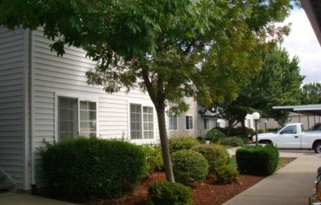 2 beds, 1 bath, 800 sqft, $1,515, Unit 1947-111