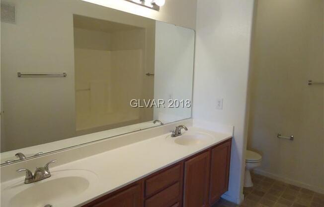 2 beds, 2 baths, $1,350, Unit Unit 1626