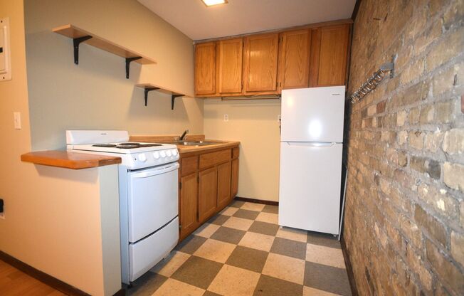 Studio, 1 bath, 250 sqft, $801, Unit 2