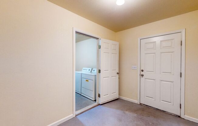 2 beds, 1 bath, $2,500