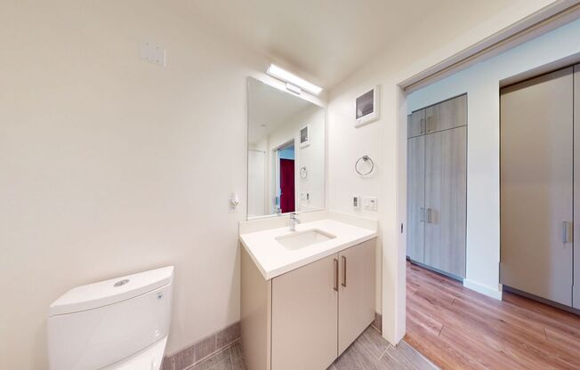 2 beds, 1 bath, 850 sqft, $2,745, Unit 411