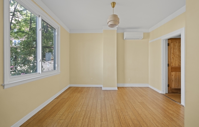 6 RADEMAN PL
