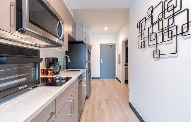 1 bed, 1 bath, 411 sqft, $1,625, Unit 715