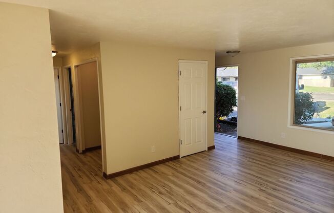 2 beds, 1 bath, 850 sqft, $1,325