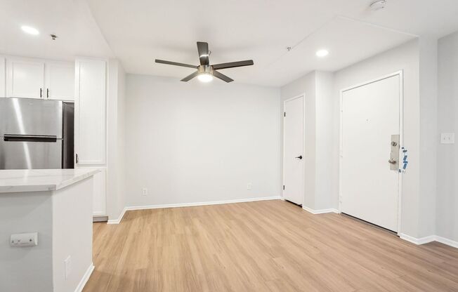 1 bed, 1 bath, 700 sqft, $1,748, Unit 214