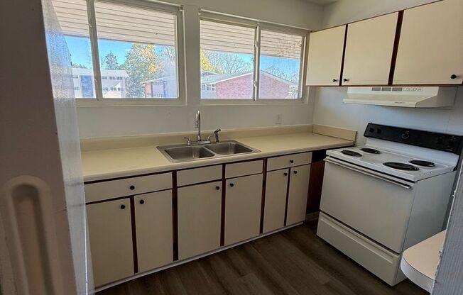 2 beds, 1 bath, 850 sqft, $845, Unit Apt. 42