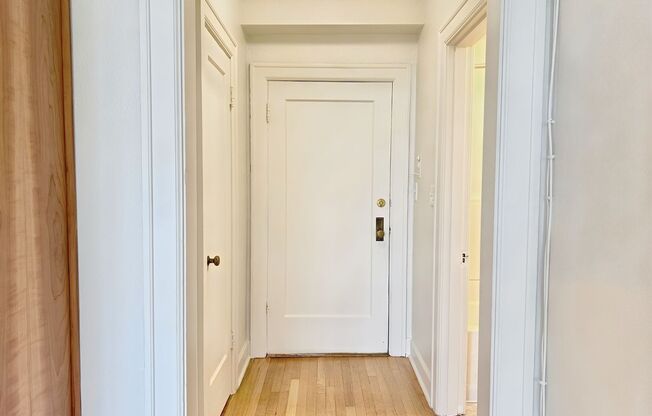 Studio, 1 bath, 467 sqft, $1,165, Unit 202