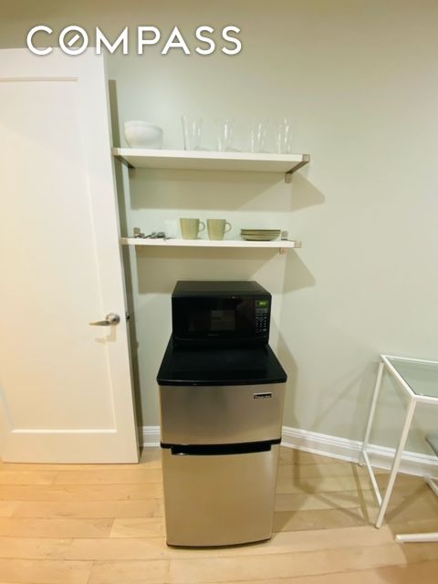 Studio, 1 bath, 213 sqft, $1,800, Unit 1B