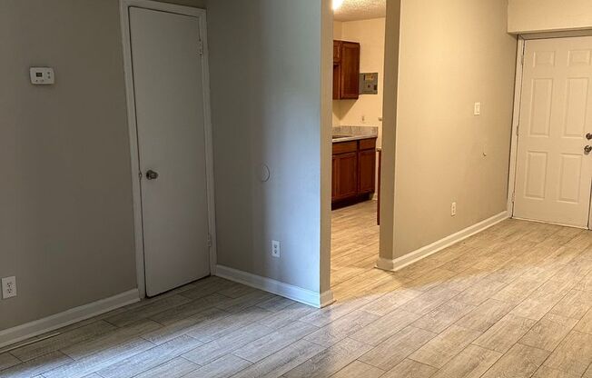 Spacious 2bedroom Townhome (500.00 off first full months rent )