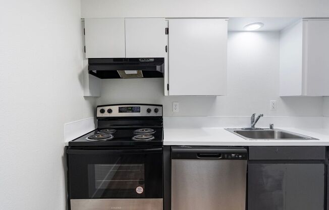 1 bed, 1 bath, 600 sqft, $1,295, Unit 44