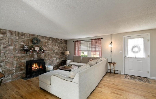 114 FIELDSTONE DR