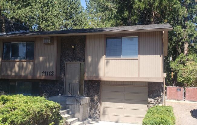 Nicely updated 3+ bedroom, 2 bath duplex