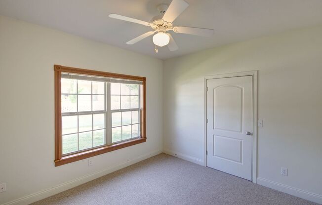 3 beds, 2 baths, 1,850 sqft, $2,275