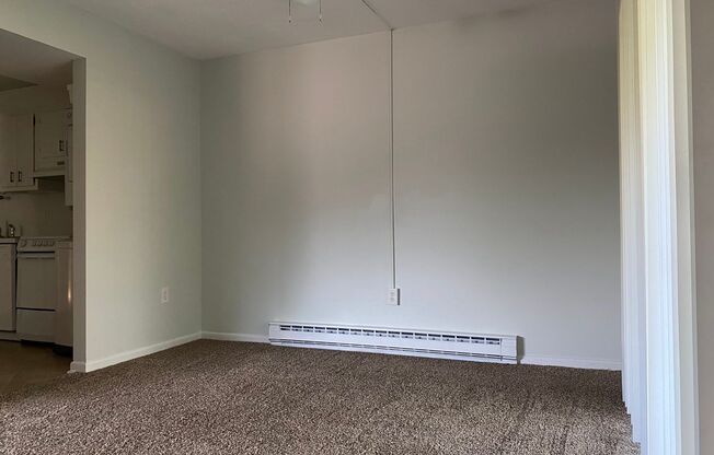 2 beds, 1 bath, $1,625, Unit F06