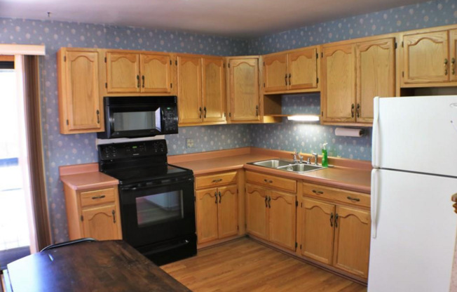 4 Bed ranch home in Pueblo with Garage!