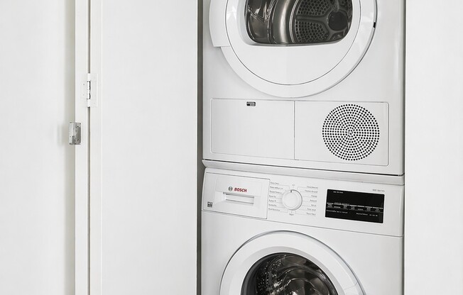 1 bed, 1 bath, 709 sqft, $4,638, Unit 8B