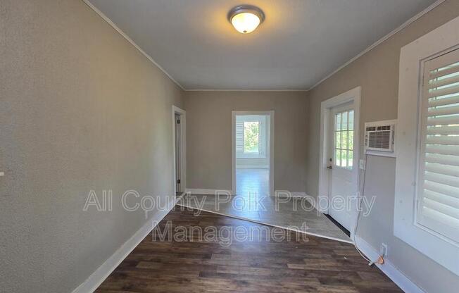 838 1/2 E ORANGE ST