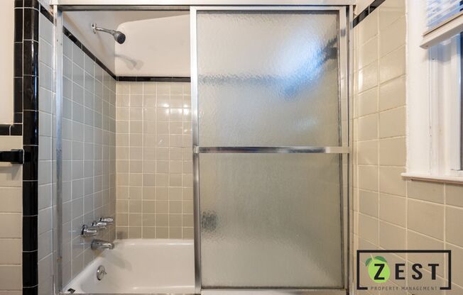 3 beds, 1 bath, $1,150